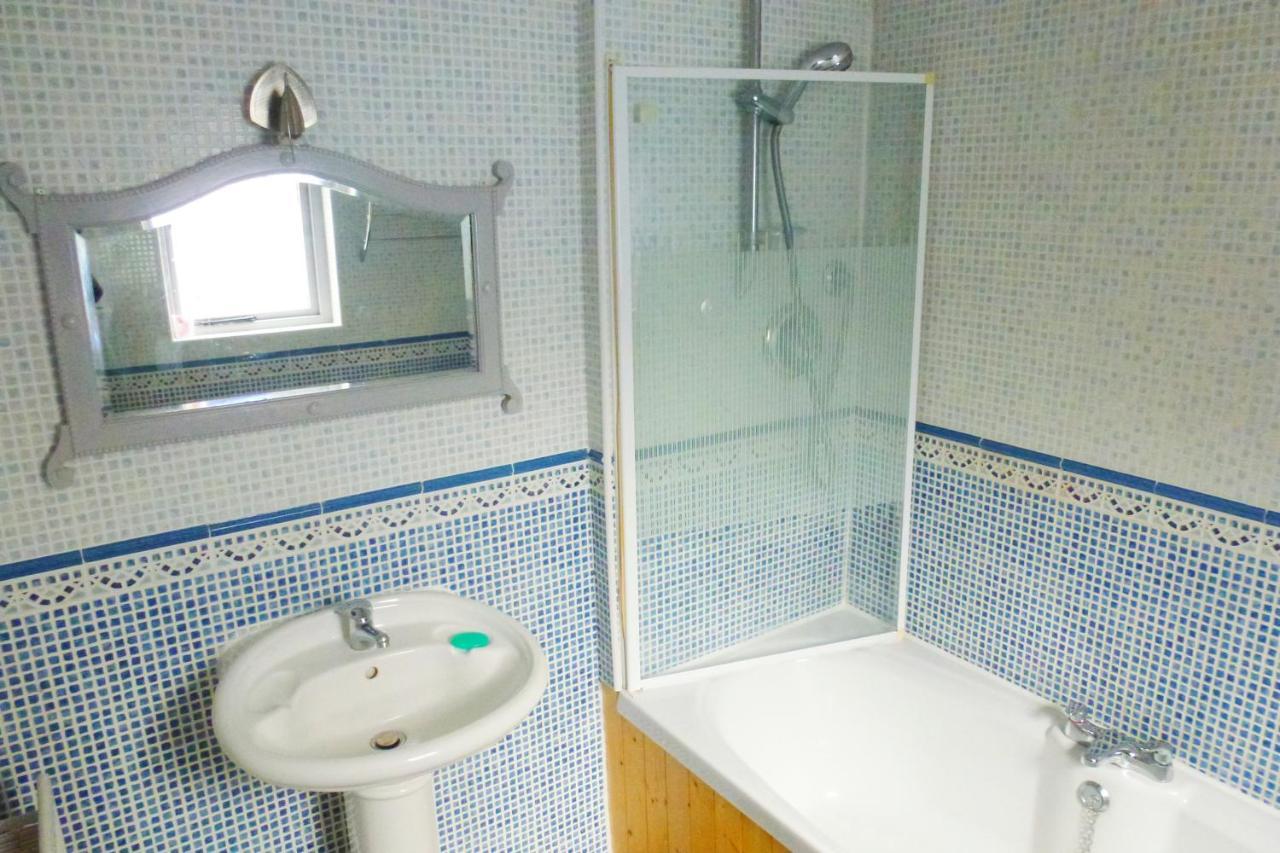 Enchanting One Bed Split-Level Cottage 罗斯特雷弗 外观 照片